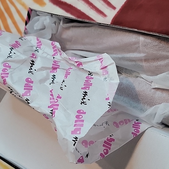 NWT Blush Velvet Flats Various Sizes Available - Picture 5 of 6